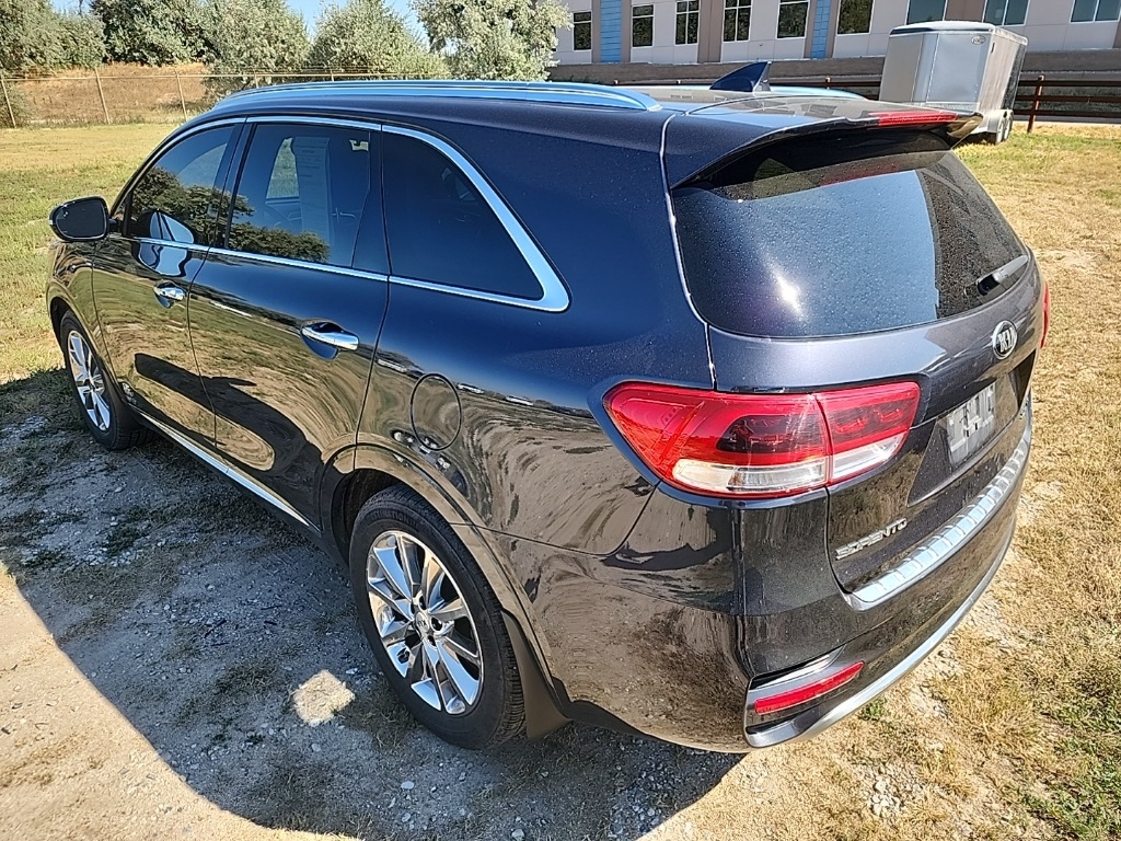 2017 Kia Sorento SX Limited photo 2