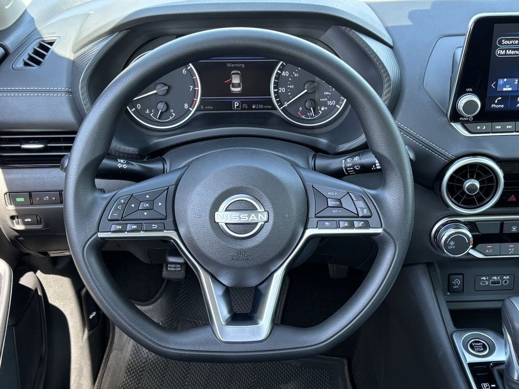2025 Nissan Sentra SV photo 10
