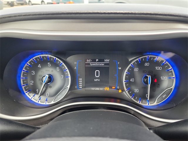 2020 Chrysler Pacifica Touring L photo 26