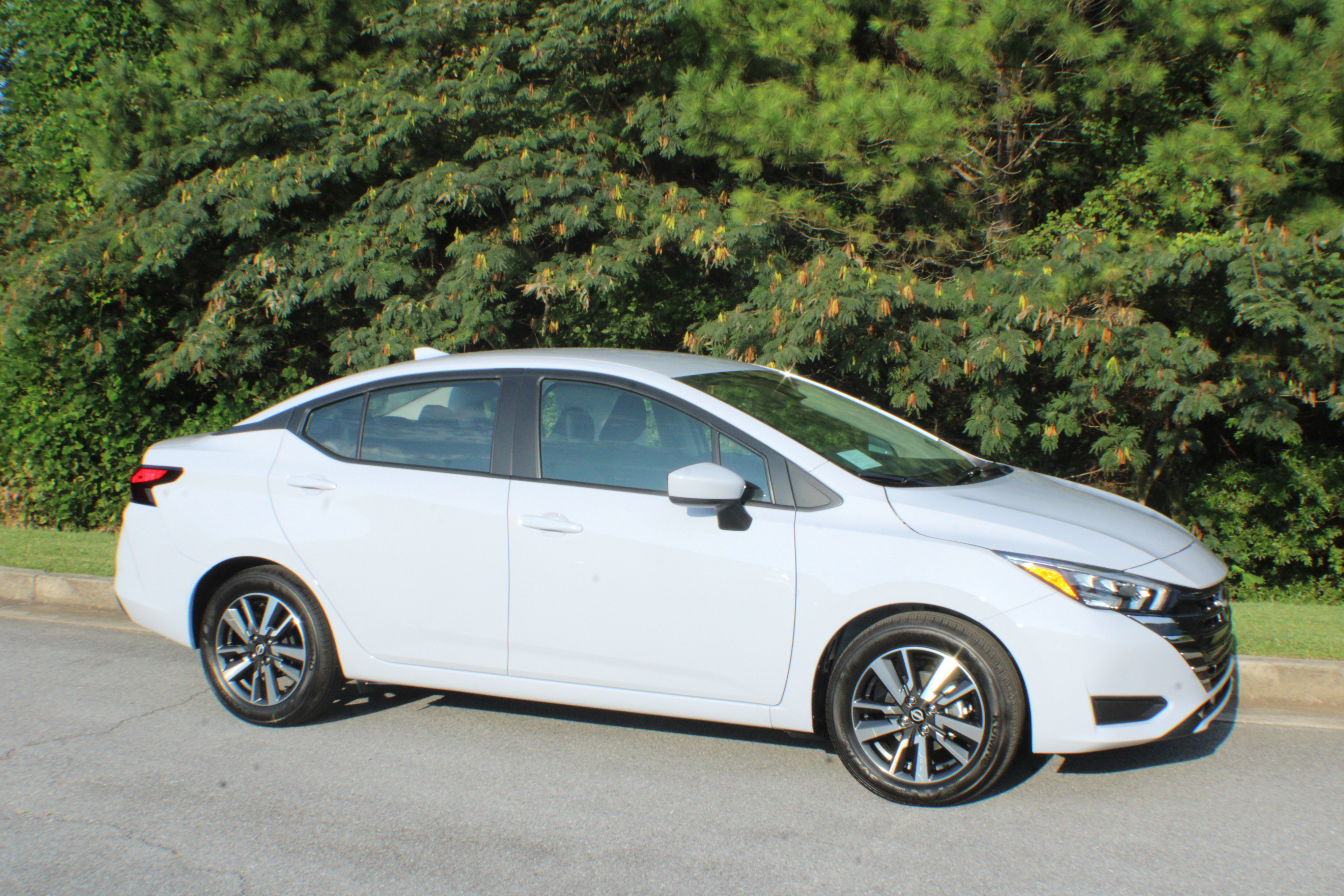 2025 Nissan Versa SV's photo