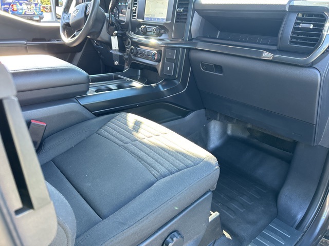 2022 Ford F-150 XL photo 8