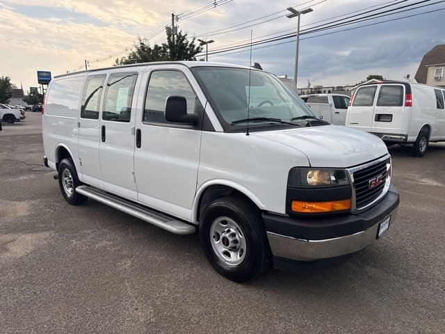 2023 GMC Savana Cargo Work Van's photo