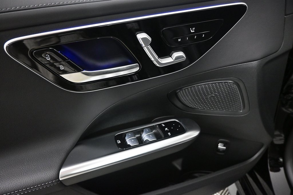 2025 Mercedes Benz C 300 photo 10