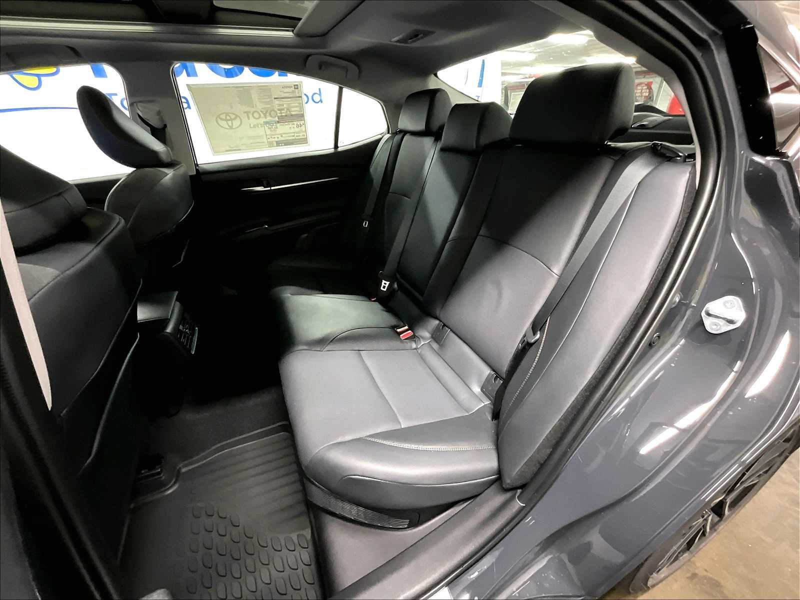 2025 Toyota Camry XLE photo 14