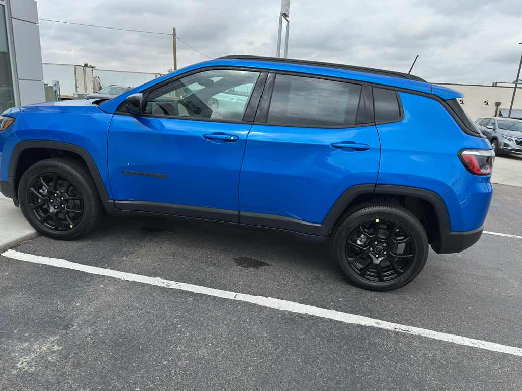 2025 Jeep Compass Latitude photo 8