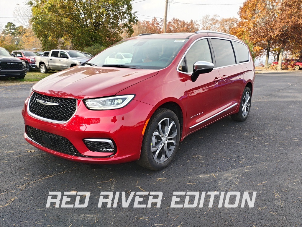 2026 Chrysler Pacifica Pinnacle's photo
