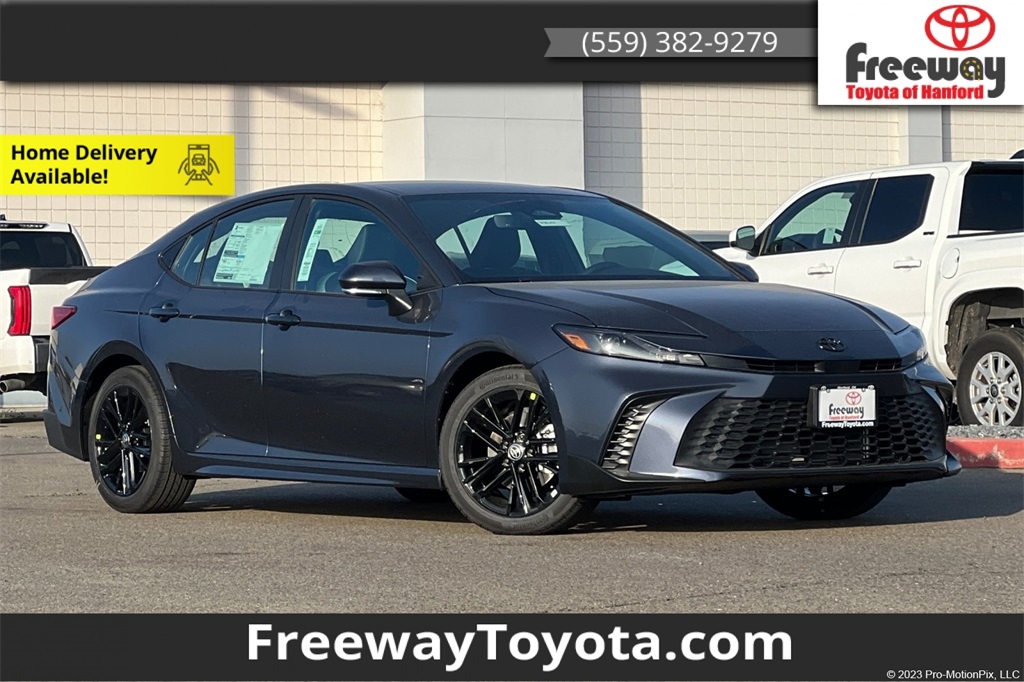 2026 Toyota Camry SE's photo