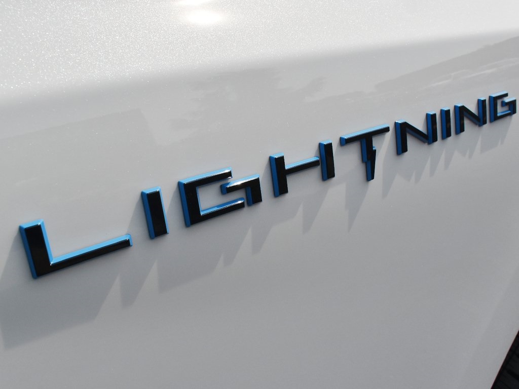 2025 Ford F-150 Lightning Platinum photo 9