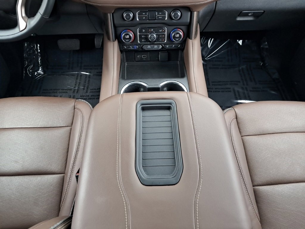 2023 Chevrolet Suburban High Country photo 19