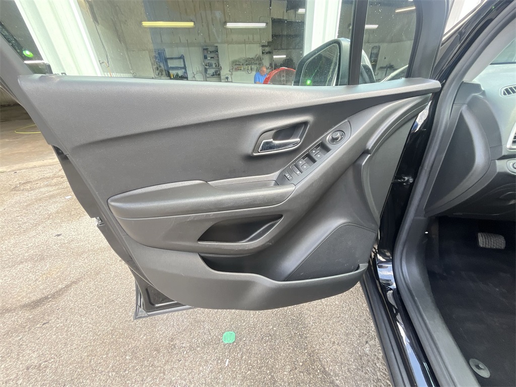 2022 Chevrolet Trax LT photo 12