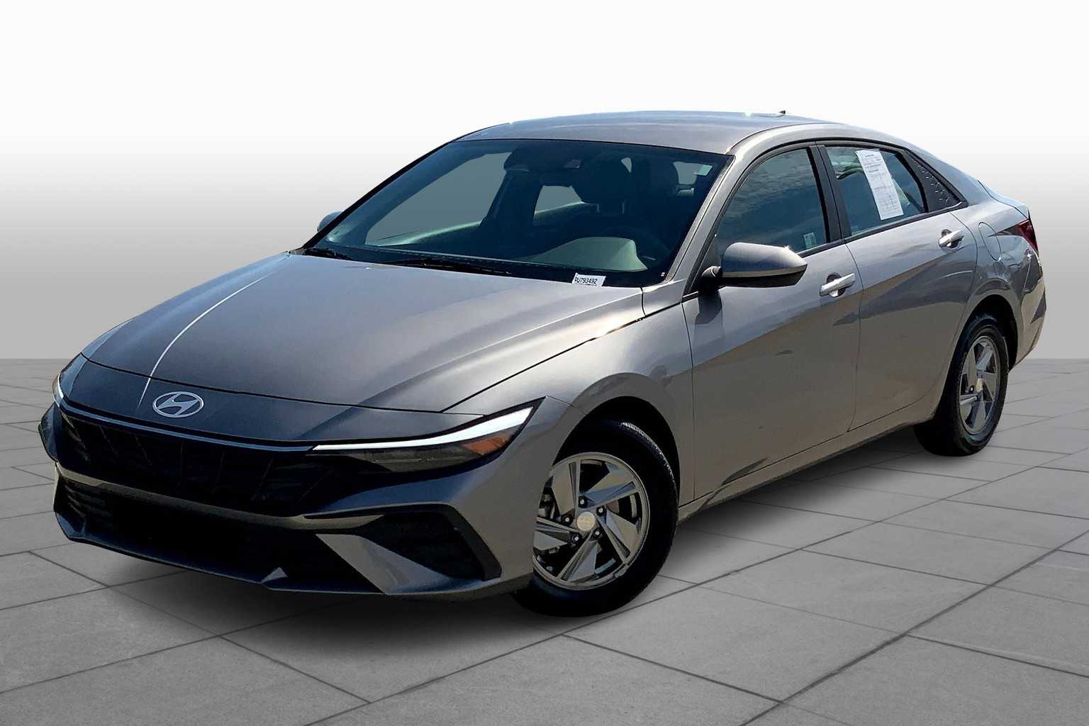 2024 Hyundai Elantra SE