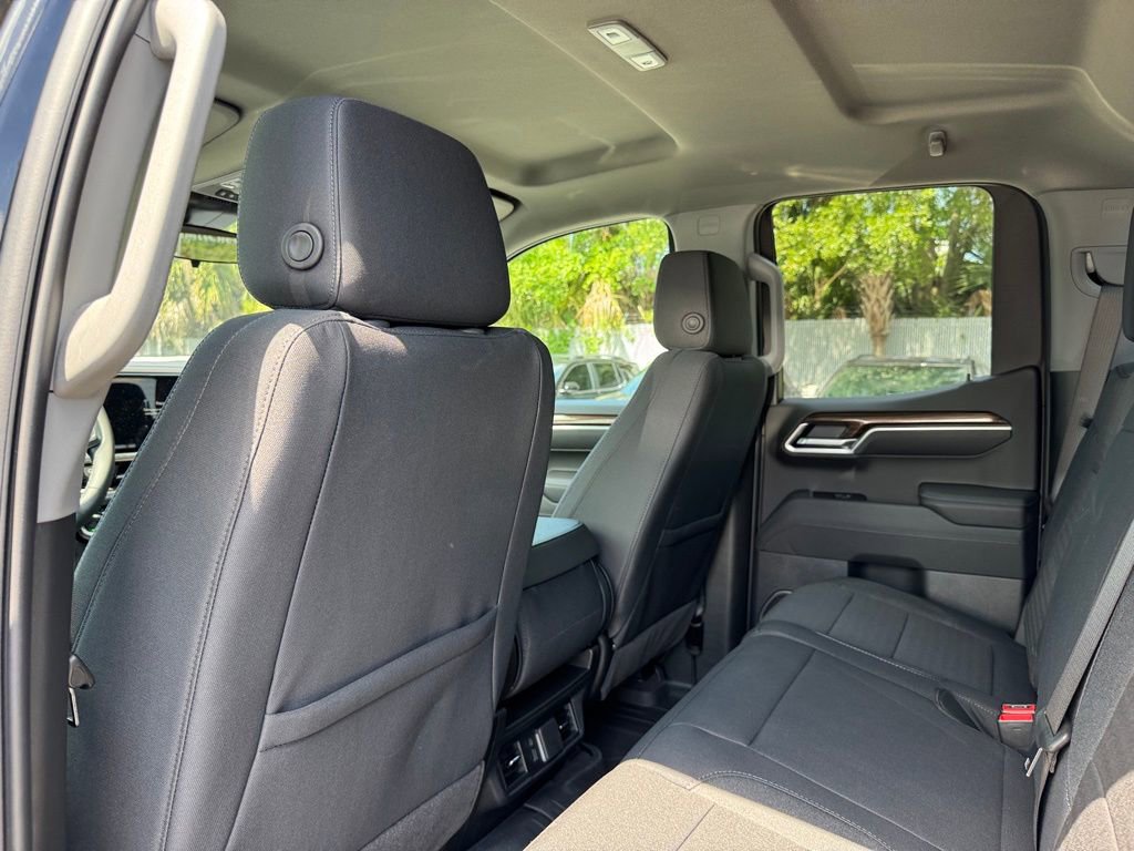 2025 Chevrolet Silverado 1500 RST photo 13