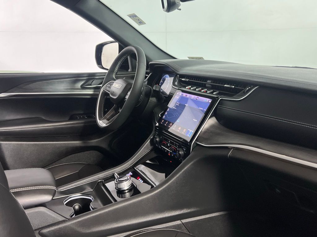 2024 Jeep Grand Cherokee Limited photo 25