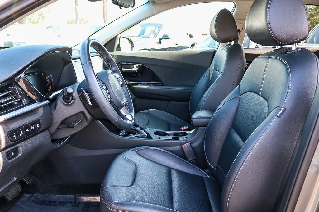 2022 Kia Niro Touring Special Edition photo 18