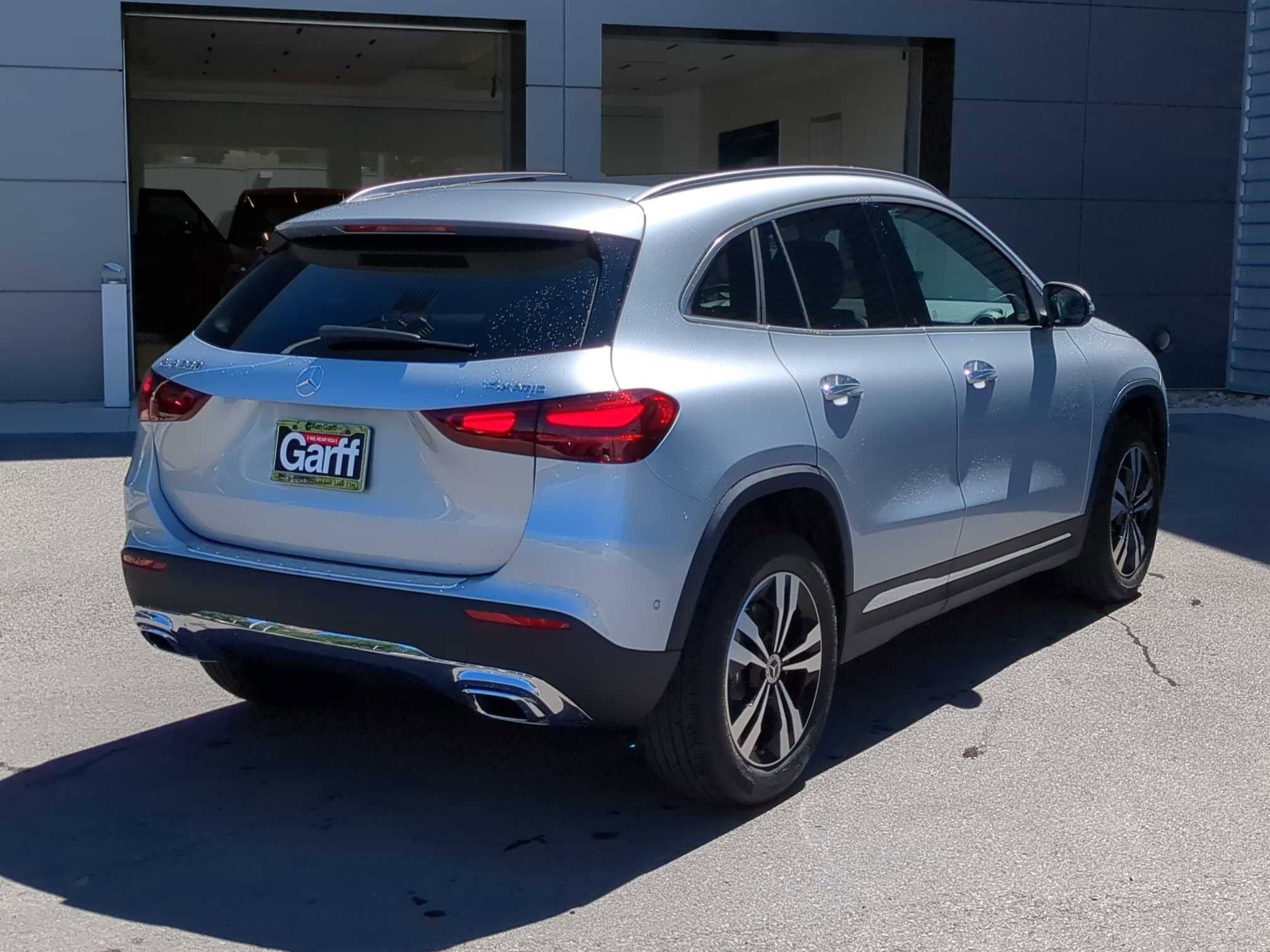 2025 Mercedes Benz GLA 250 4MATIC photo 3