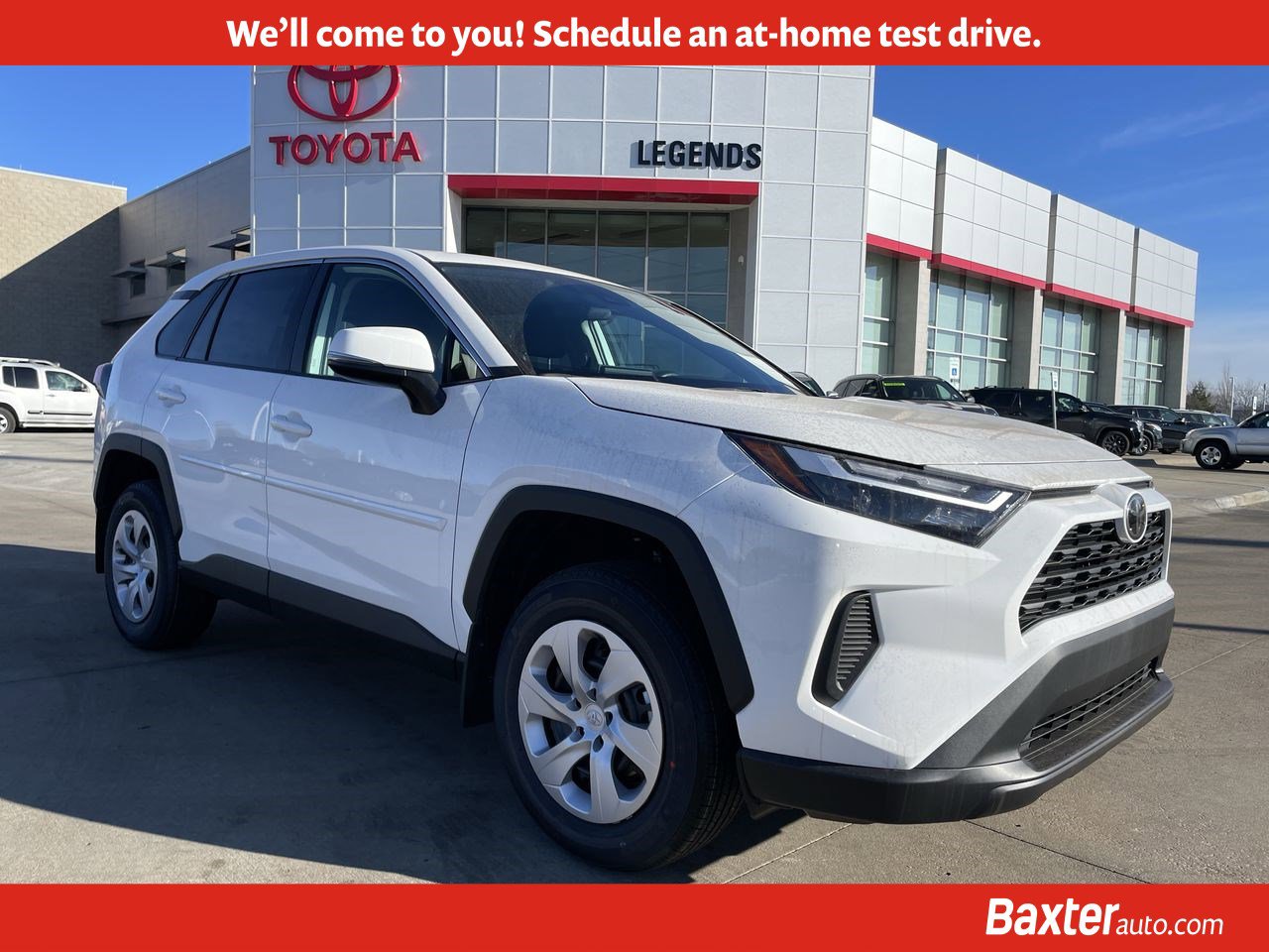2025 Toyota RAV4 LE's photo