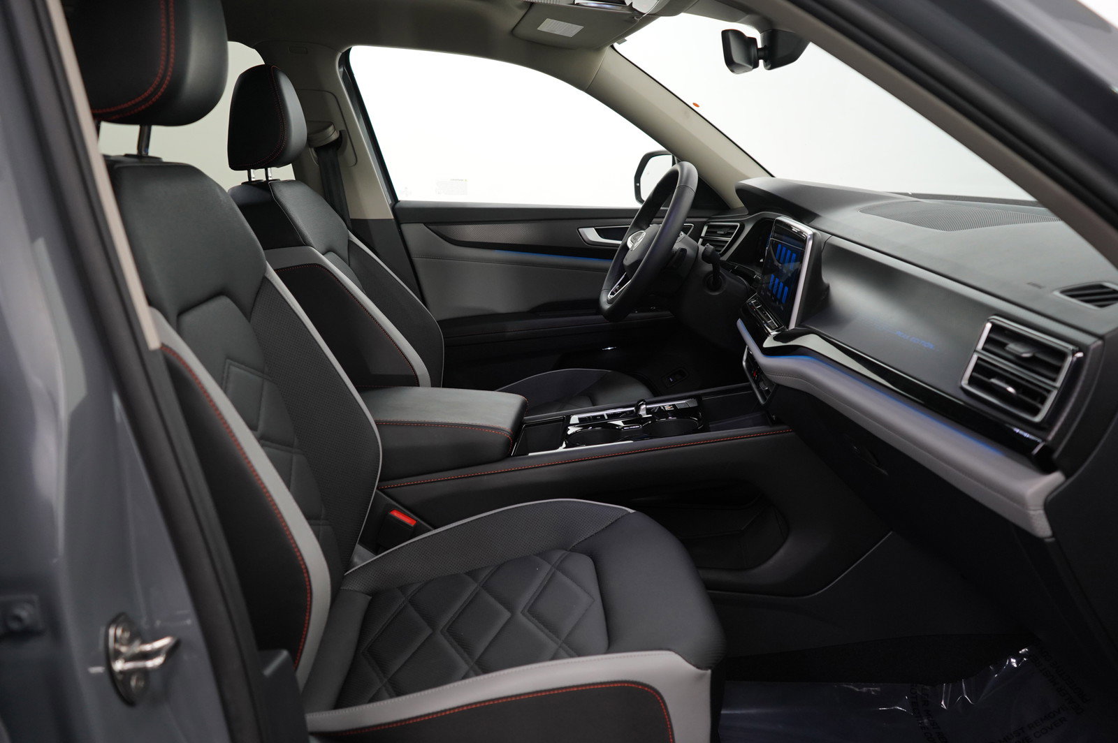 2024 Volkswagen Atlas Peak Edition SE Technology photo 10