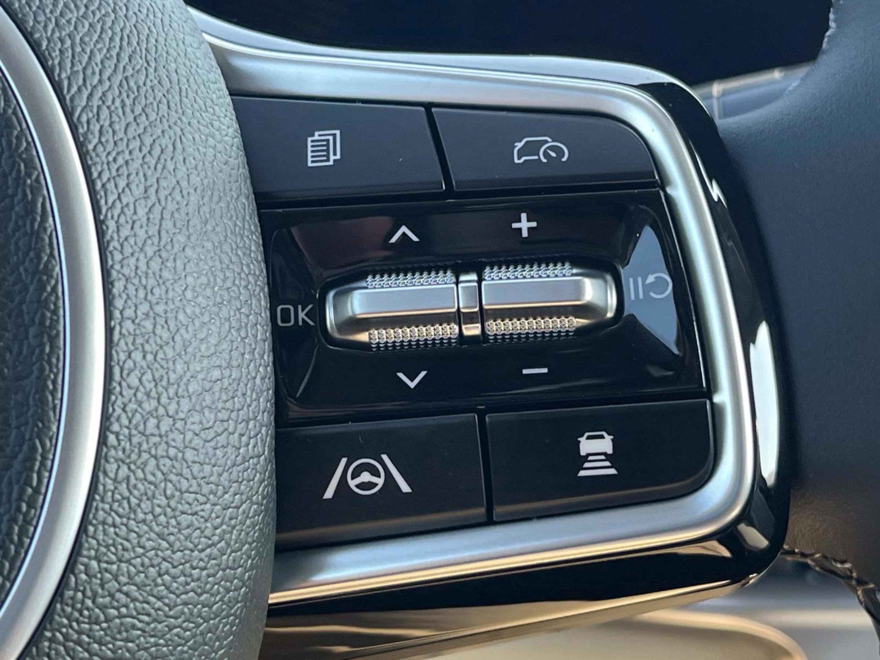 2025 Kia Sorento Hybrid EX photo 24