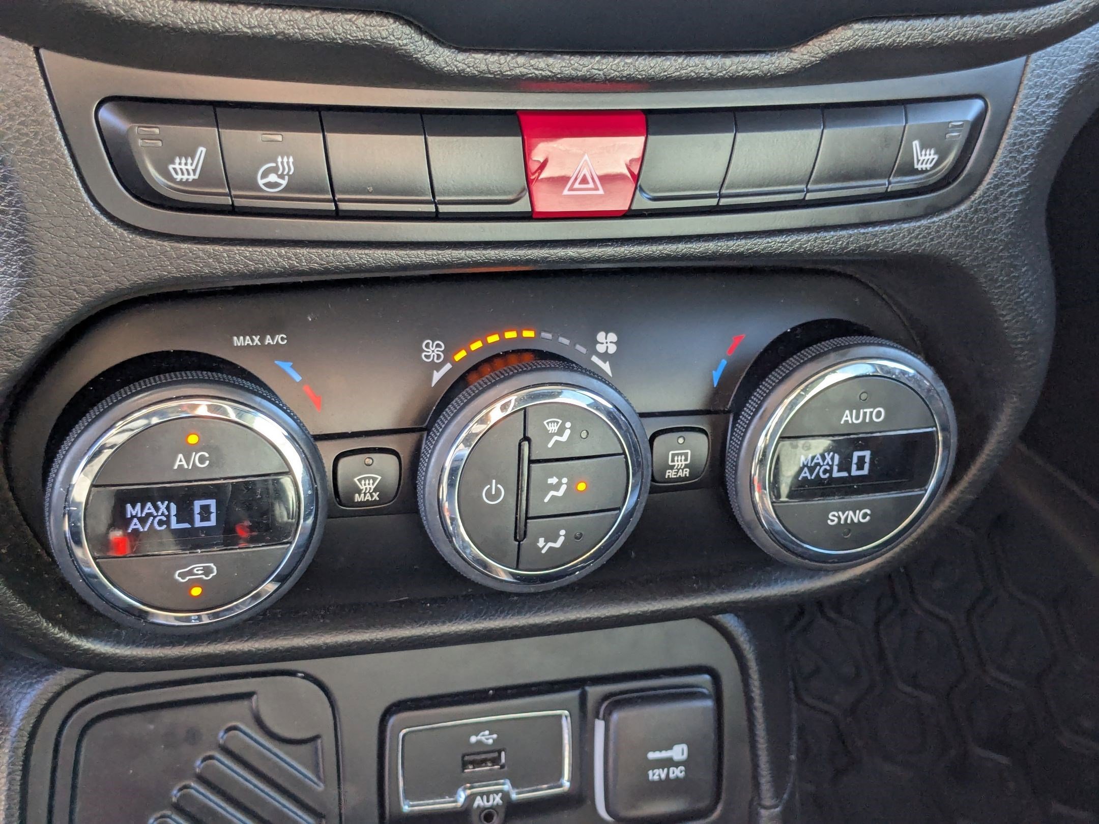 2016 Jeep Renegade Limited photo 14