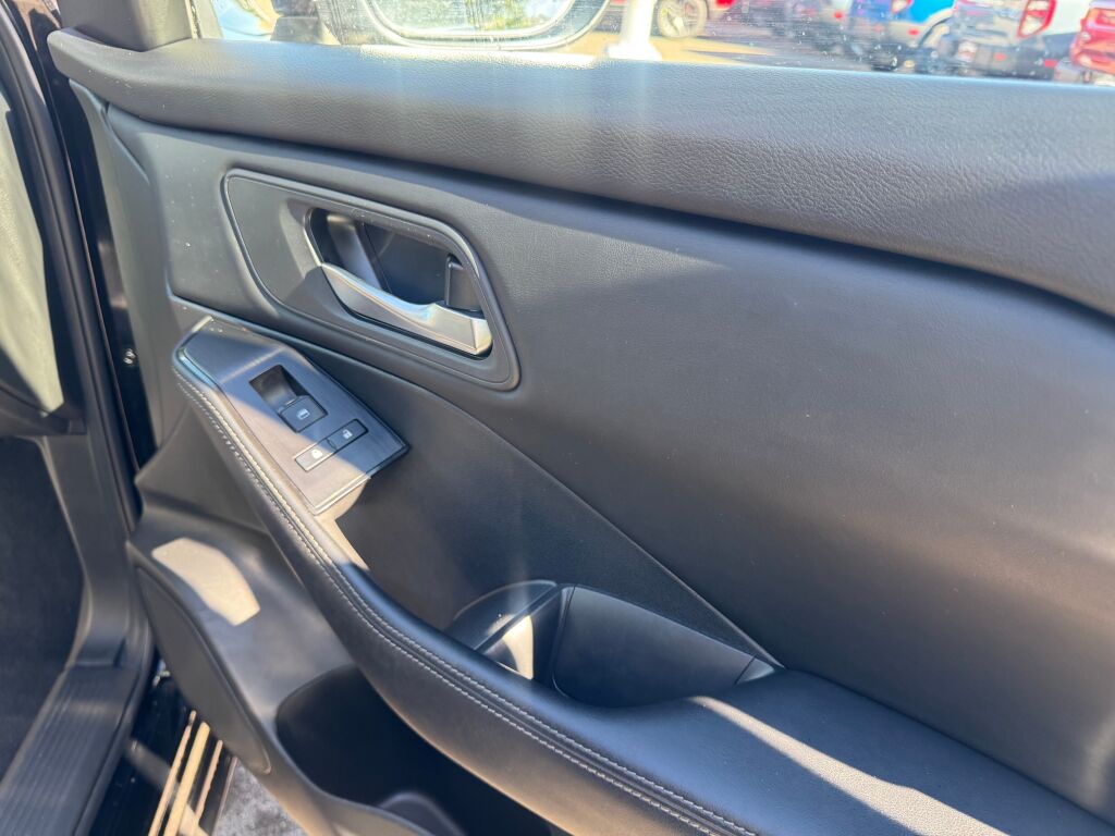 2024 Nissan Rogue SV photo 22