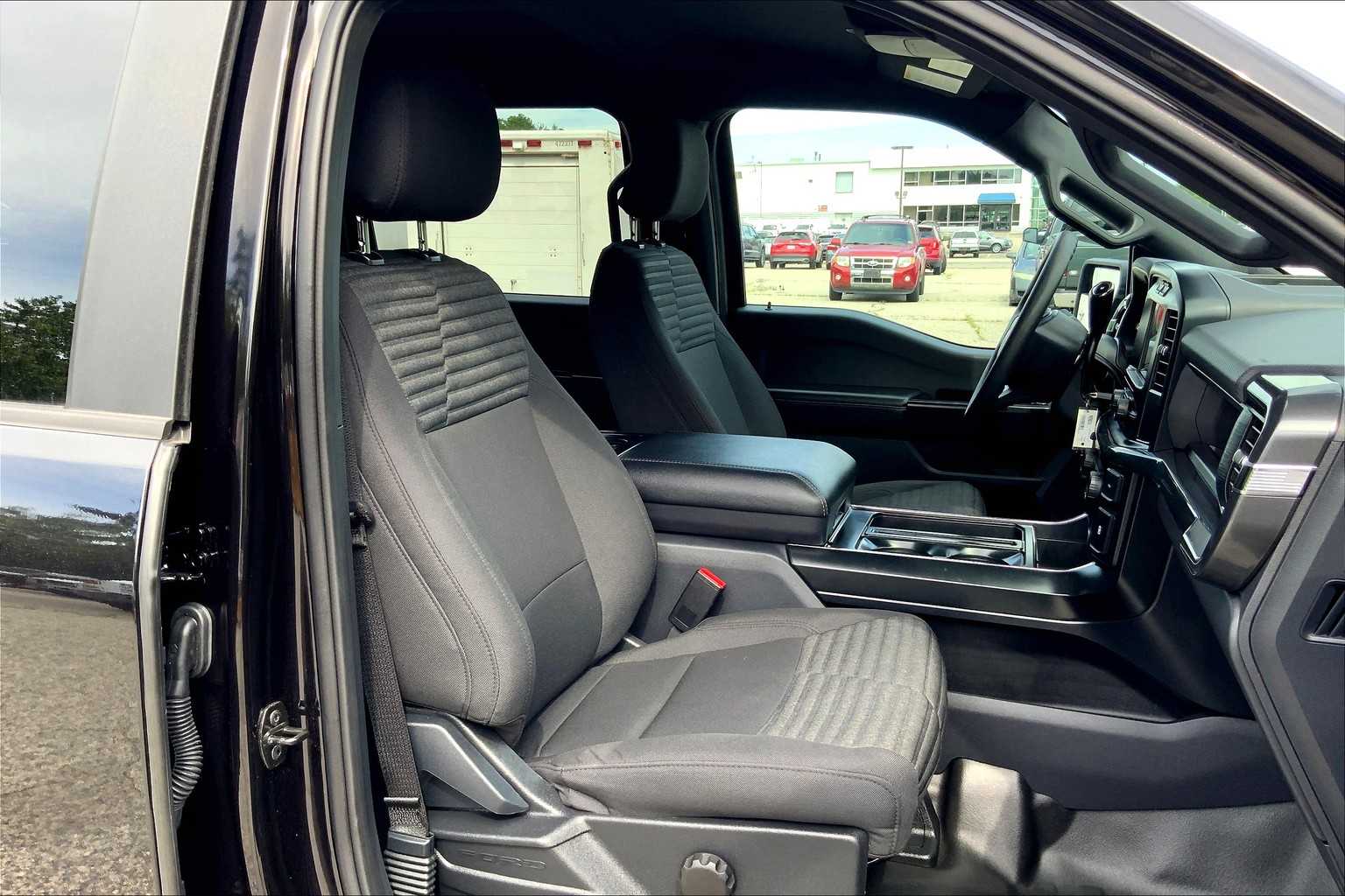 2023 Ford F-150 XL photo 4