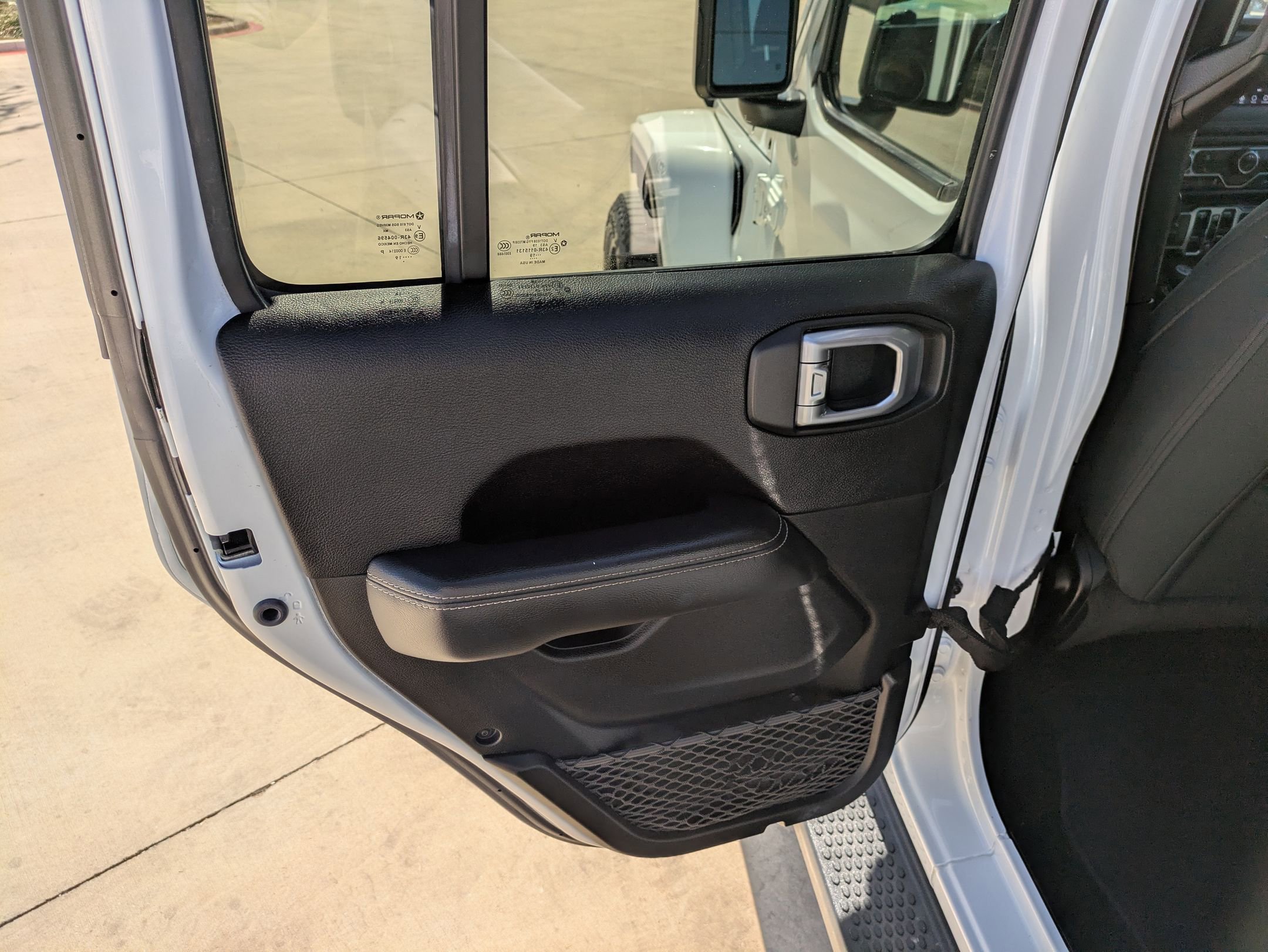 2019 Jeep Wrangler Unlimited Sahara photo 14