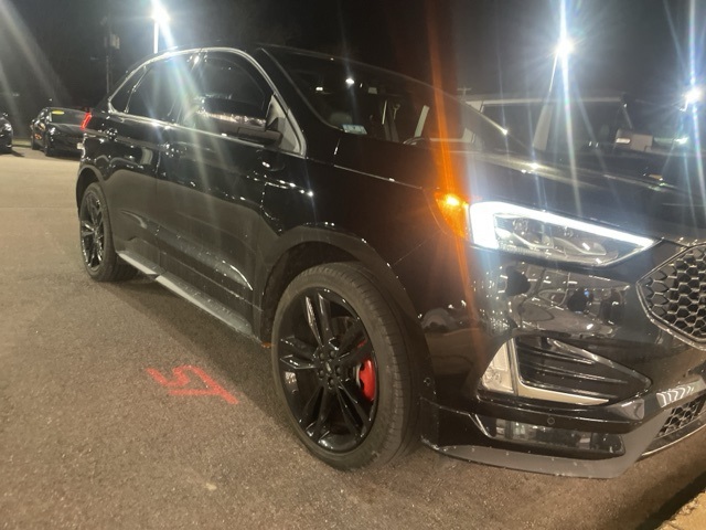 2019 Ford Edge ST's photo