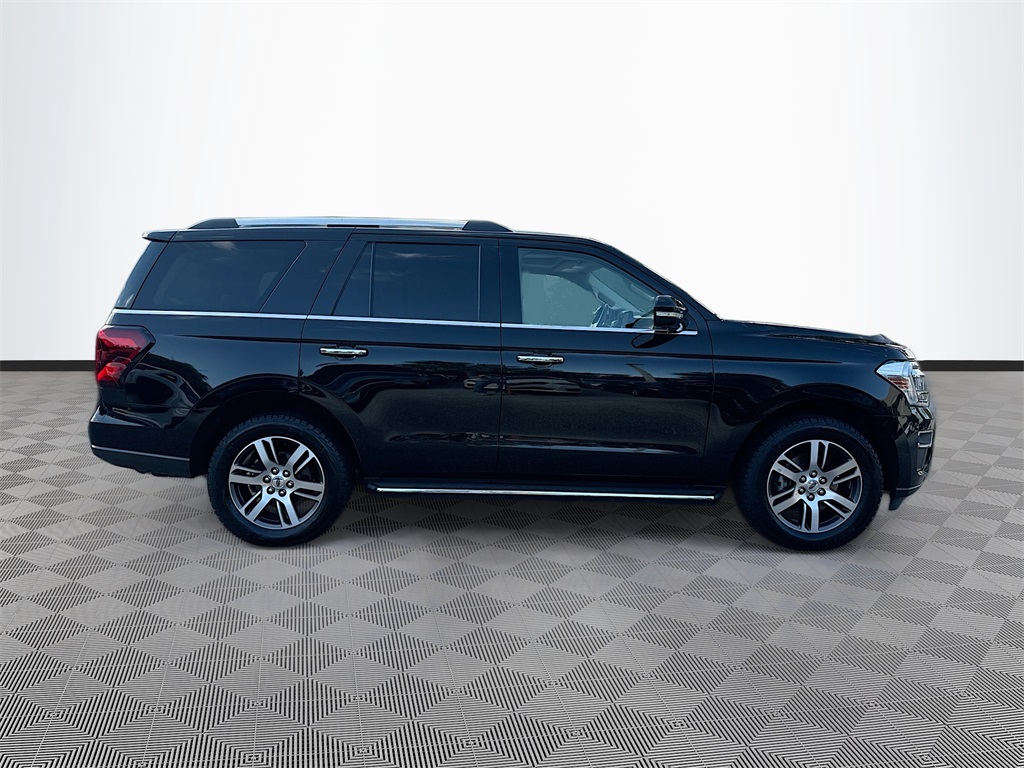 2022 Ford Expedition Limited photo 4