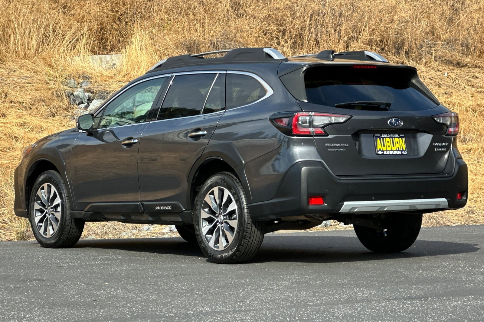 2023 Subaru Outback Touring photo 4