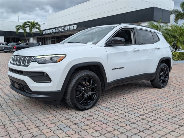 2022 Jeep Compass Latitude Lux photo 4