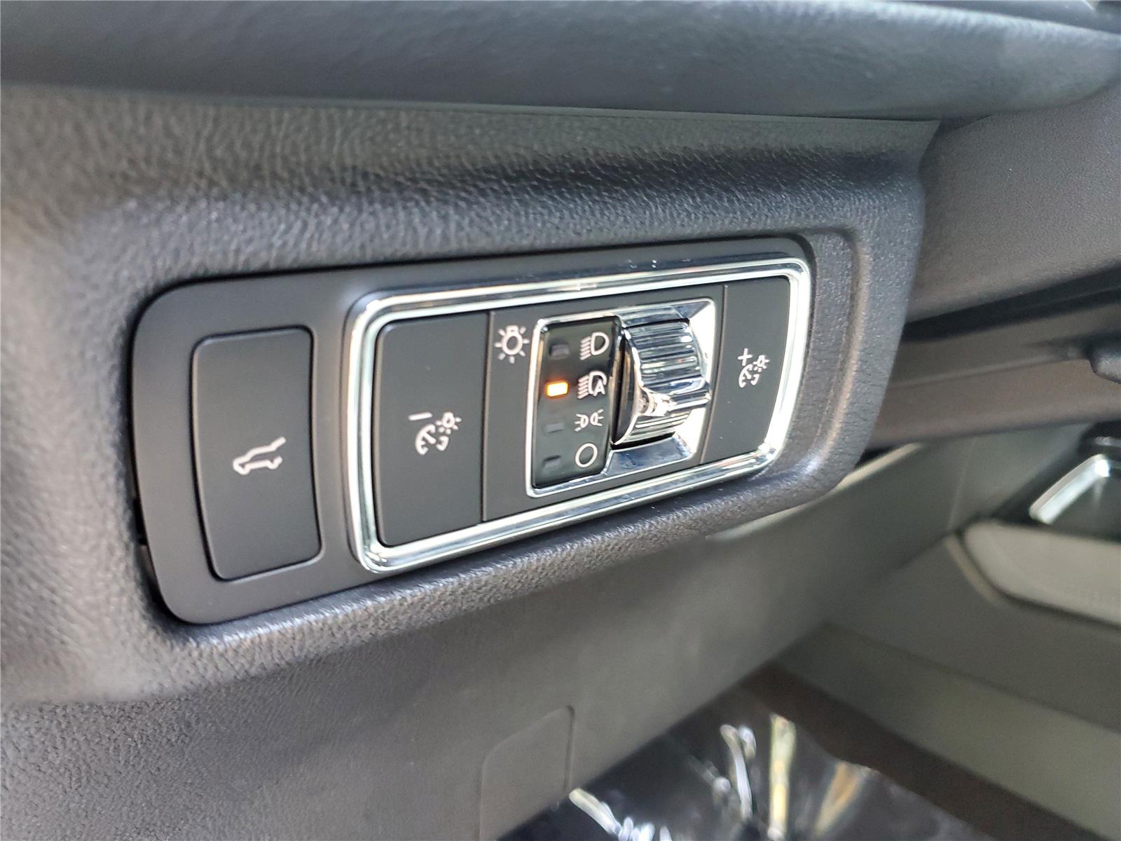 2022 Lincoln Corsair Standard photo 19