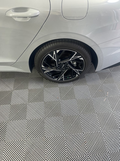 2025 Kia K5 GT-Line photo 14