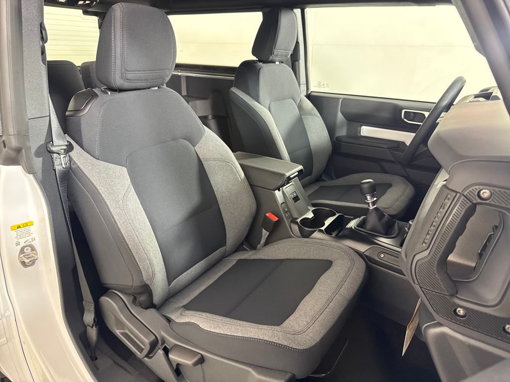 2025 Ford Bronco Base photo 18
