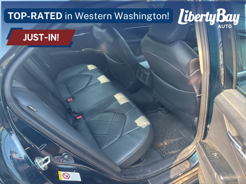 2018 Toyota Camry SE XLE Hybrid photo 8