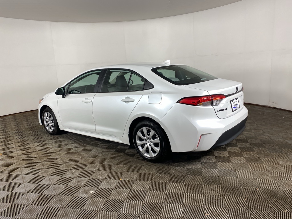 2025 Toyota Corolla LE photo 4