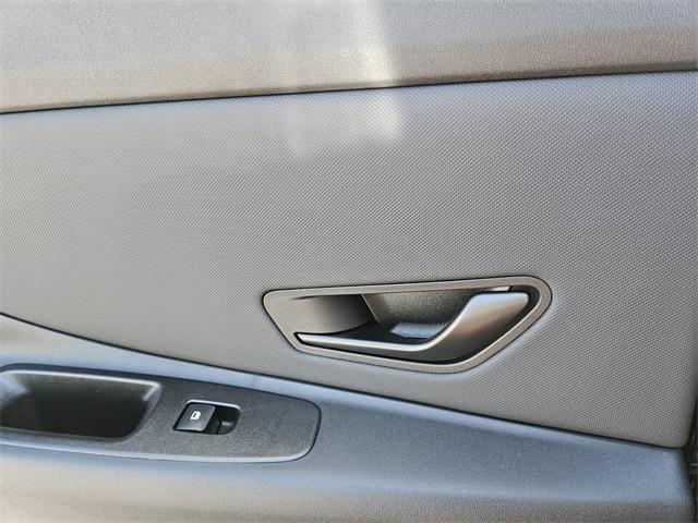 2025 Hyundai Elantra SEL Sport photo 16