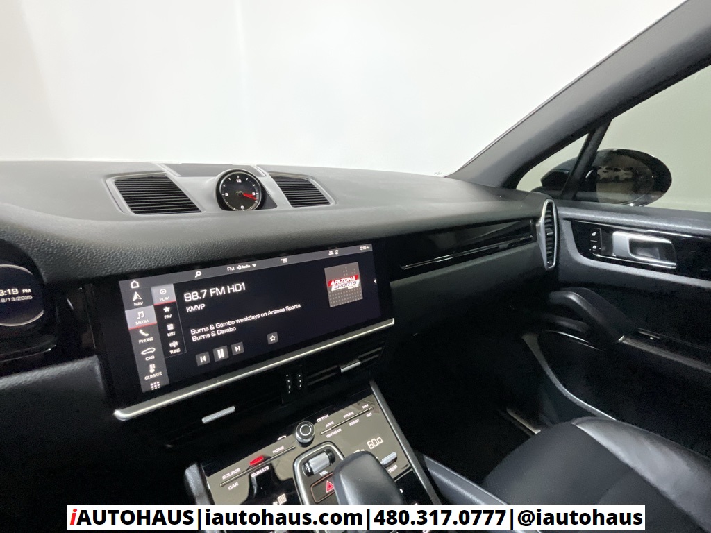 2019 Porsche Cayenne Base photo 19