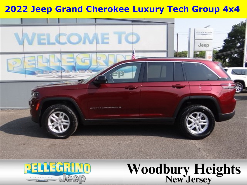 2022 Jeep Grand Cherokee Laredo photo 3