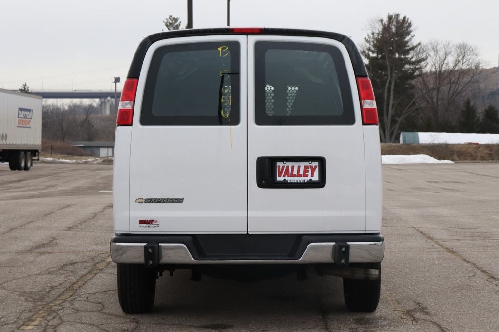 2023 Chevrolet Express 2500 Work Van Cargo photo 3
