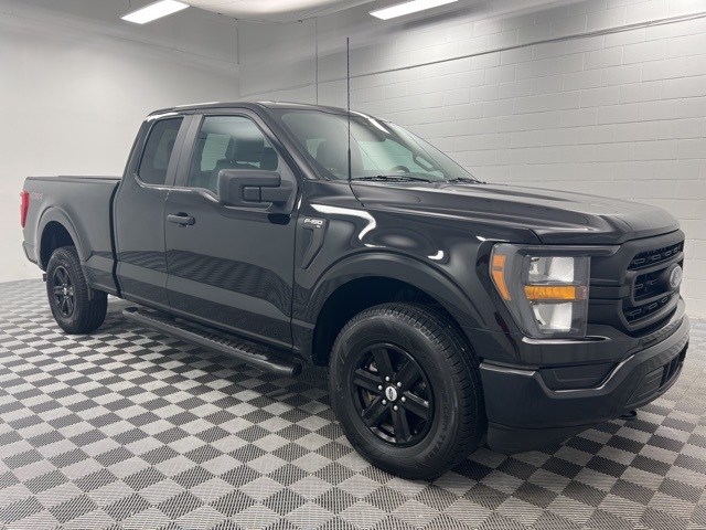 2023 Ford F-150 XL photo 3