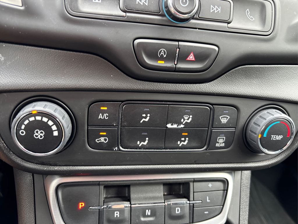 2022 Gmc Terrain SLE photo 24