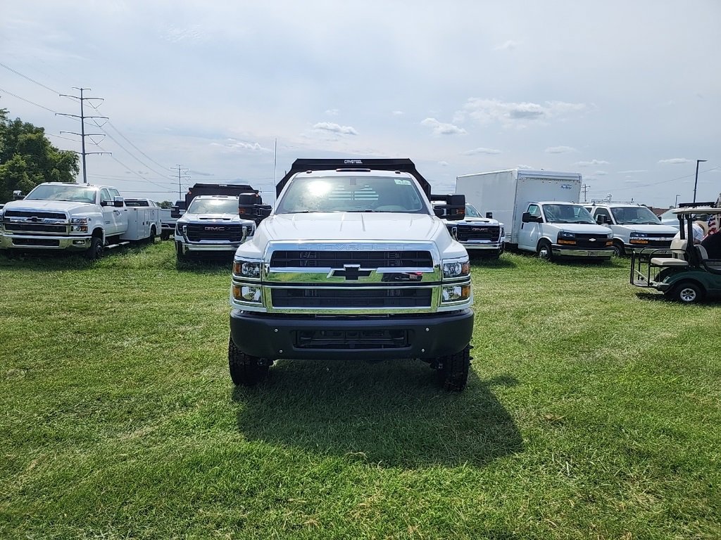 2024 Chevrolet Silverado 5500HD Work Truck photo 2