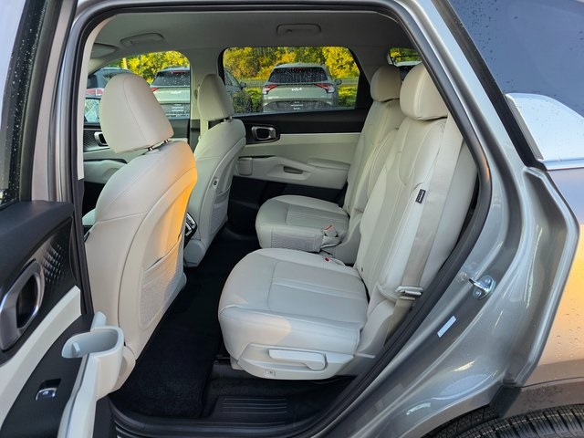 2025 Kia Sorento Hybrid EX photo 9