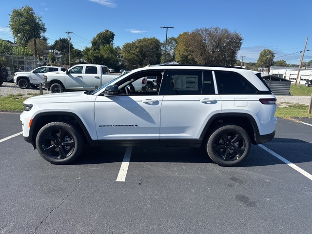 2025 Jeep Grand Cherokee Limited photo 3