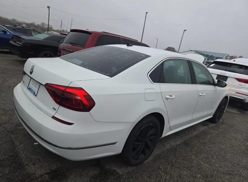 2018 Volkswagen Passat 2.0T SE photo 4
