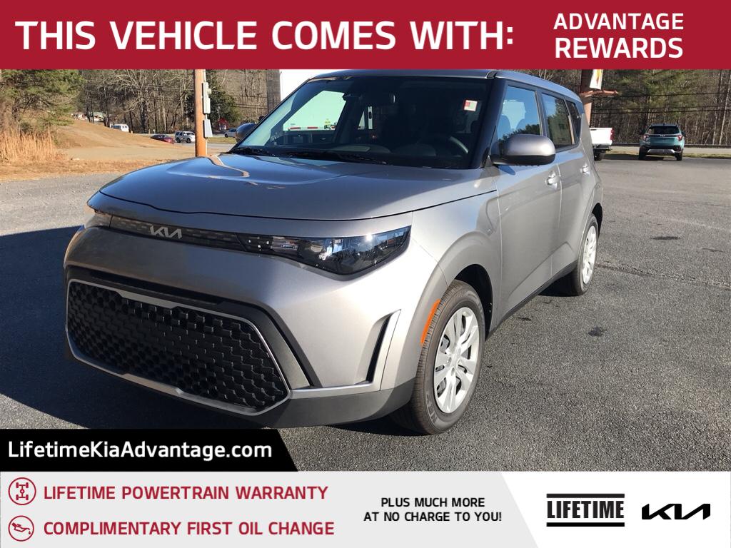 2025 Kia Soul LX's photo