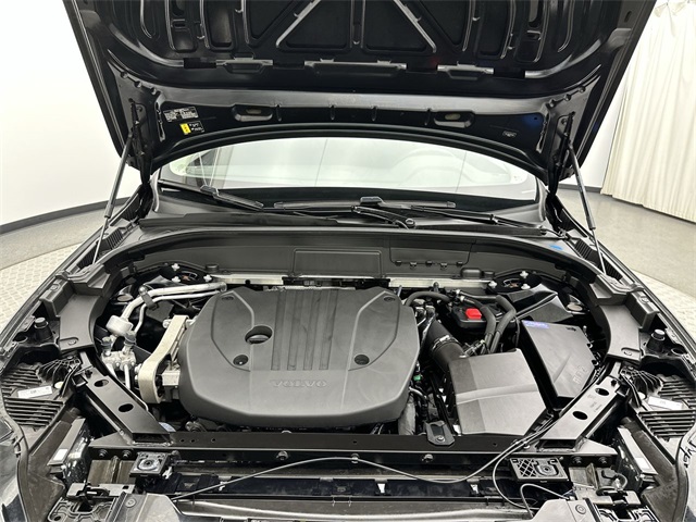 2023 Volvo XC60 B5 Core photo 18