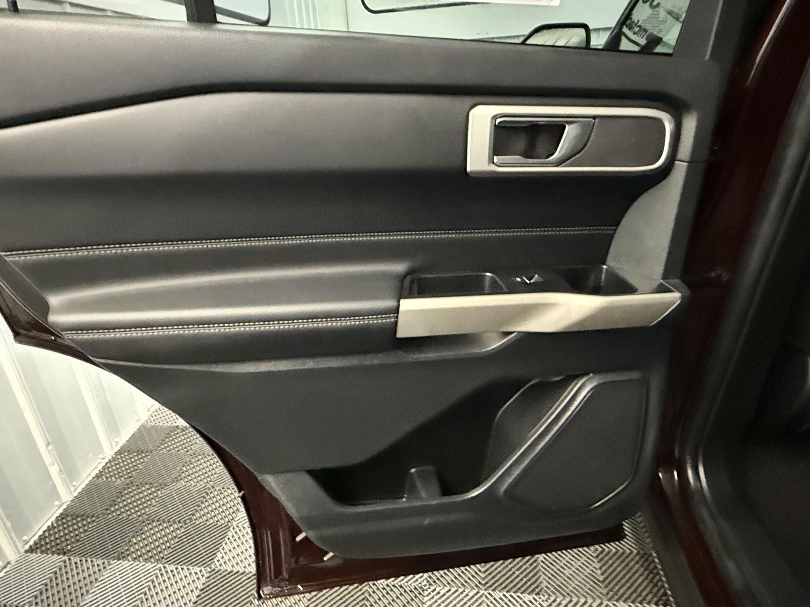 2022 Ford Explorer XLT photo 30
