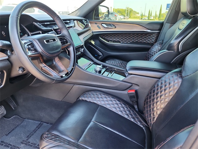 2022 Jeep Cherokee Summit 4xe photo 3