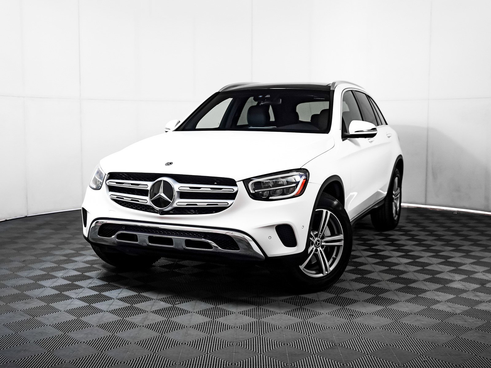 2021 Mercedes-Benz GLC GLC300's photo